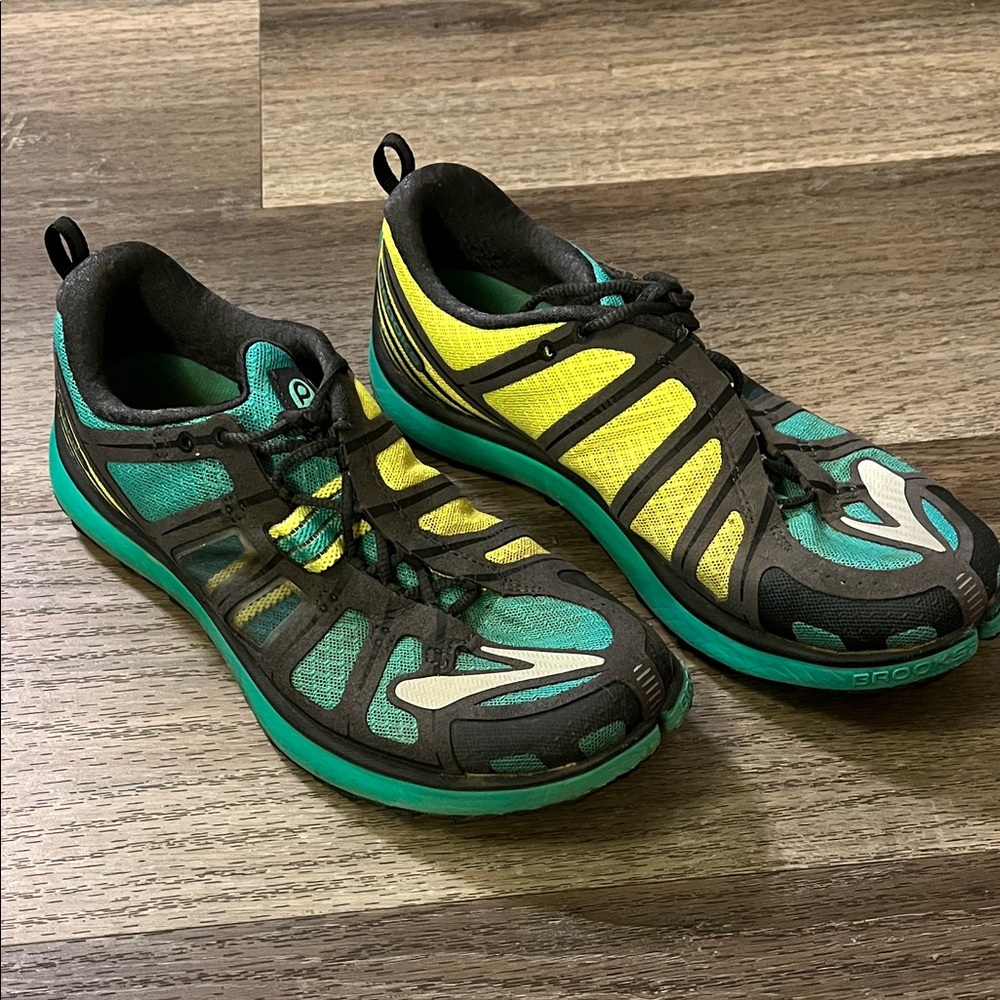 Brooks Pure Grit trail shoe Women’s size 8.5